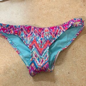Pretty New Medium Bikini Bottoms Cinched Back